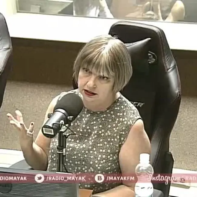 Как подобрать духи, подходящие вам, и от каких запахов лучше отказаться летом