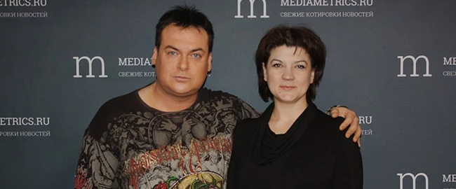 Он любит тайны и мистику, способен читать мысли, участвовал в миротворческой миссии. Что заставляет людей радикально менять не только привычки, но и свои взгляды на жизнь? Узнаем в прямом эфире