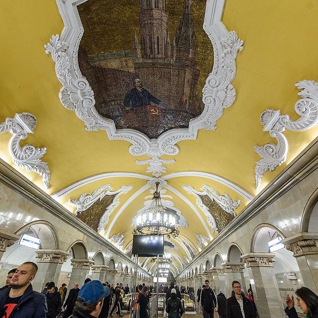 Москва таинственная: Как метро опробовали на советских лидерах, как замораживали грунты и изобретали эскалаторы