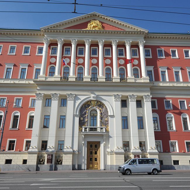 Москва таинственная: Как мэрию передвигали в рекордные сроки и где прячется первый переехавший дом