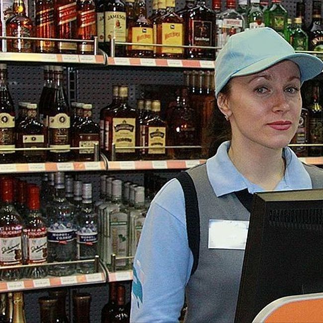 Дмитрий Песков ответил "Комсомолке", ждать ли в России дефолта, а Госдума не стала запрещать россиянам употреблять алкоголь с 18 лет