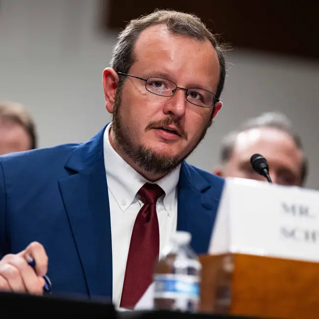 882: Give a Little Whistle