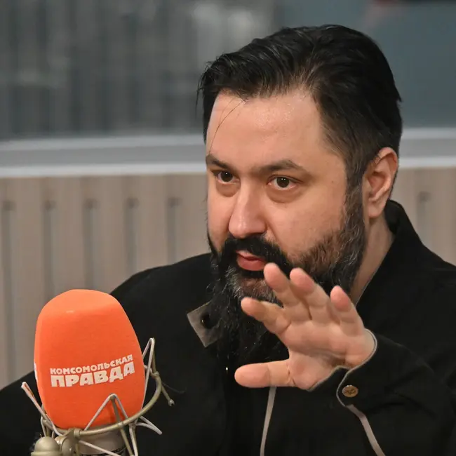 Почему Аким Апачев поёт на украинском языке