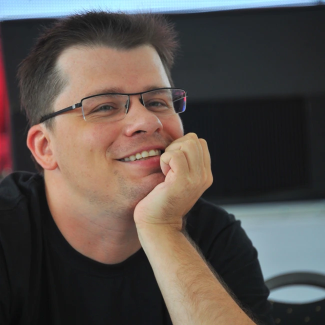 В какой группе поёт Гарик Харламов