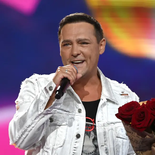 ИИ-кавер Канье Веста на Юру Шатунова «Silver Night» возглавил мировой чарт Shazam