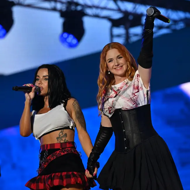 25 лет главному хиту t.A.T.u.: американская группа Our Last Night сделала кавер на «All The Things She Said!» («Я сошла с ума»)
