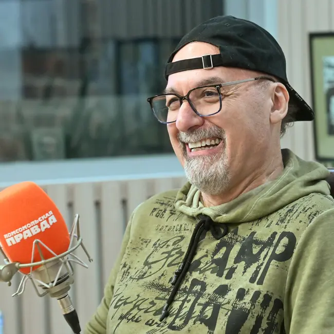 «Крематорий» превращают воду в вино в новой песне «Воду в вино»