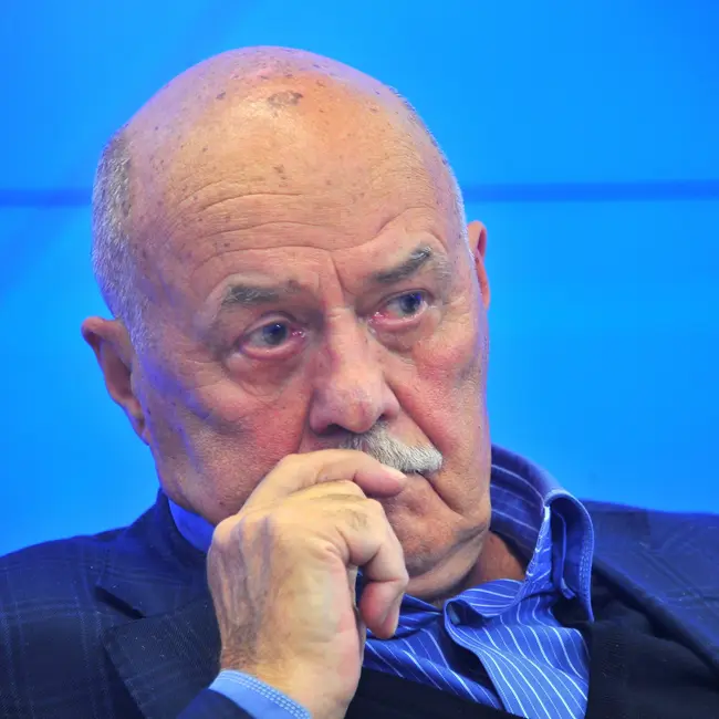 Как Доронина хитростью заставила Говорухина спектакль в театре поставить