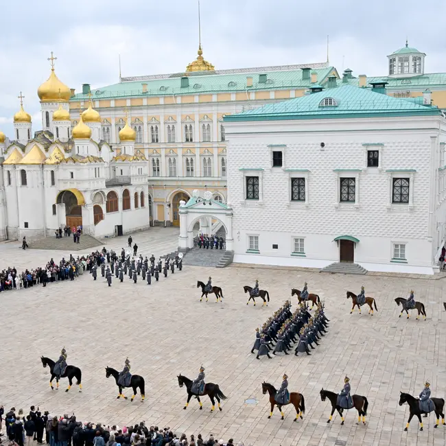 Они охраняют Кремль: Президентскому полку исполняется 90 лет