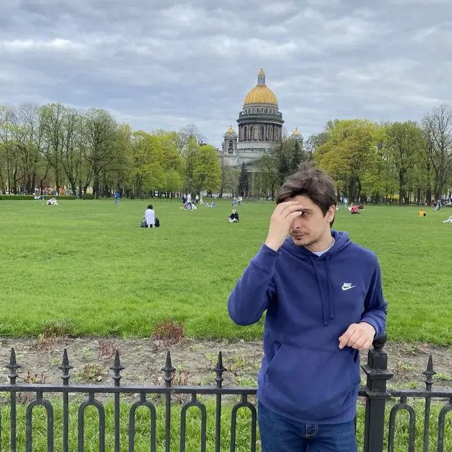 Как запустить свой книжный блог в Телеграм и сколько он приносит денег. Интервью с Даней, автором книжного блога из Питера