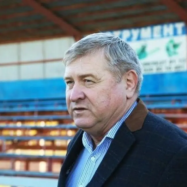 В. Конкин. Молодежь растет