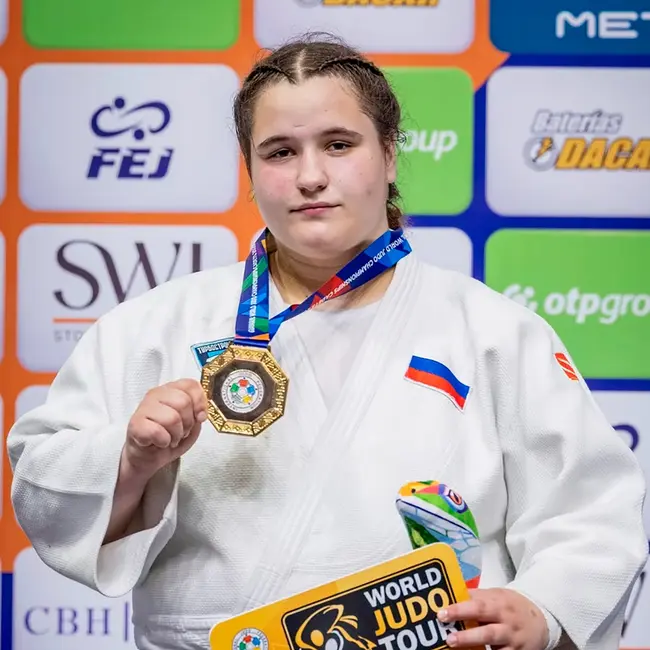А. Желева. Помог сбор в Бразилии