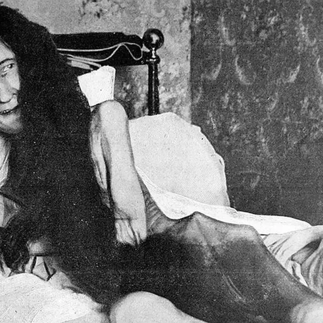 Изоляция на четверть века. Мать заперла дочь на чердаке на 25 лет, потому что не одобрила ее жениха