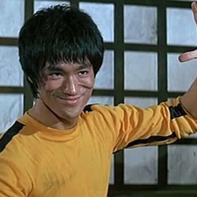 К 80-летию со дня рождения Брюса Ли: "Я не боюсь тех, кто изучает 10 тысяч ударов. Боюсь того, кто изучает один 10 000 раз"