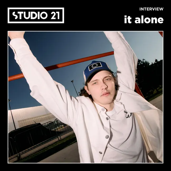 STUDIO 21 Interview: it alone