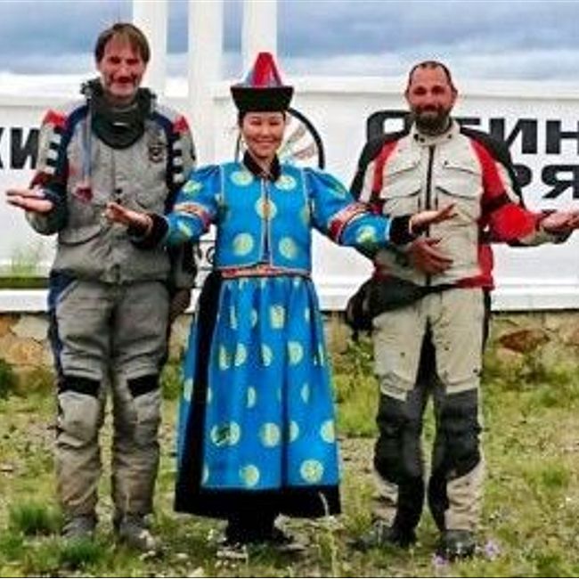 Последний день в Монголии — местные гости в нашей юрте!