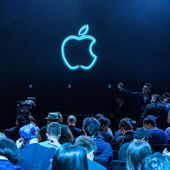 Презентация Apple и как Тесла до Киева доведёт.