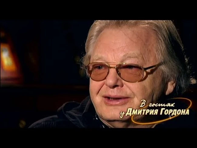 Антонов: Эсамбаев в папахе сидел на диване, подложив под себя ноги, и весь день принимал гостей