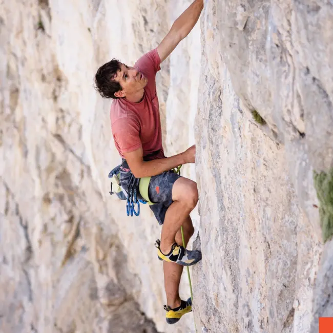 How extreme athletes like Alex Honnold keep their cool