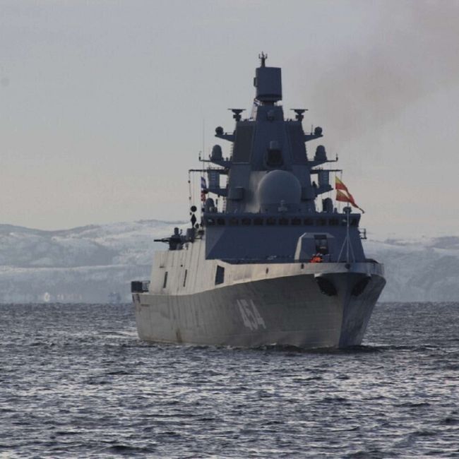 Силы НАТО идут на учения на север — Северный флот отправляет в море фрегаты и десантный корабль