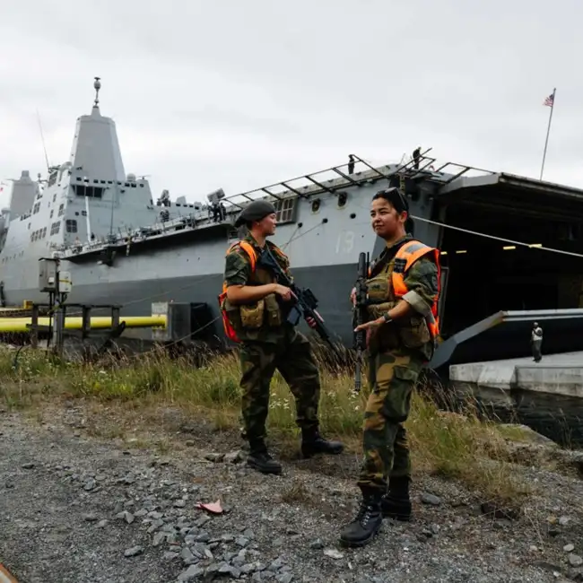 Тяжелая американская военная техника прибыла в норвежский арктический порт Нарвик для дальнейшей переброски в Финляндию