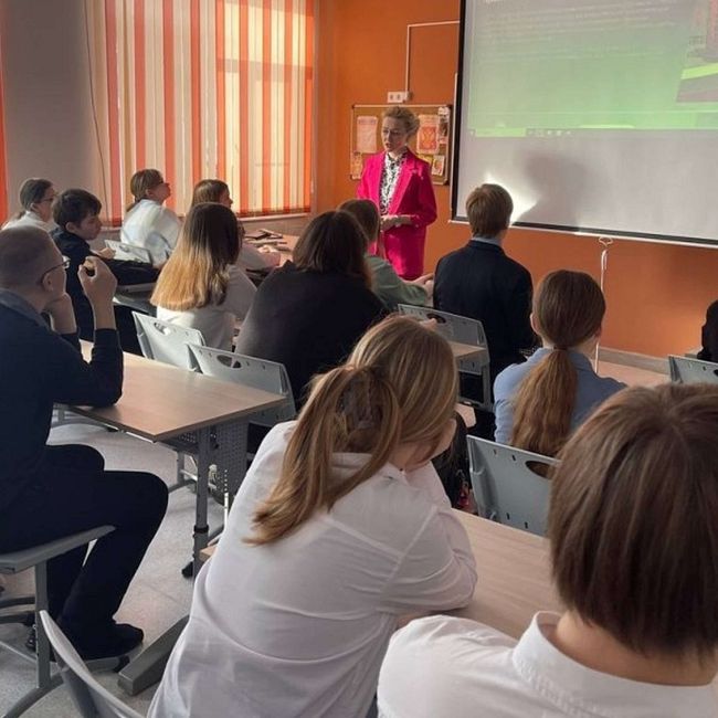 Украинских школьников и детей мигрантов собрались учить “традиционным ценностям” ради борьбы с терроризмом