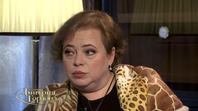 Мостовая о Порошенко: У Дракулы спросили: "Откуда у тебя замок шикарный?", и он ответил: "Насосал"