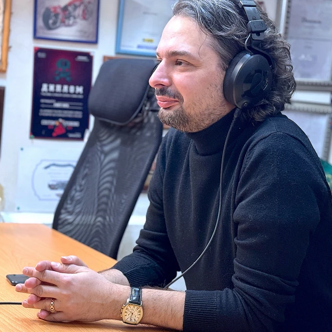 Музыкант, гитарист, руководитель "Stankov Jazz Band" Алексей Станков на MOTORADIO.