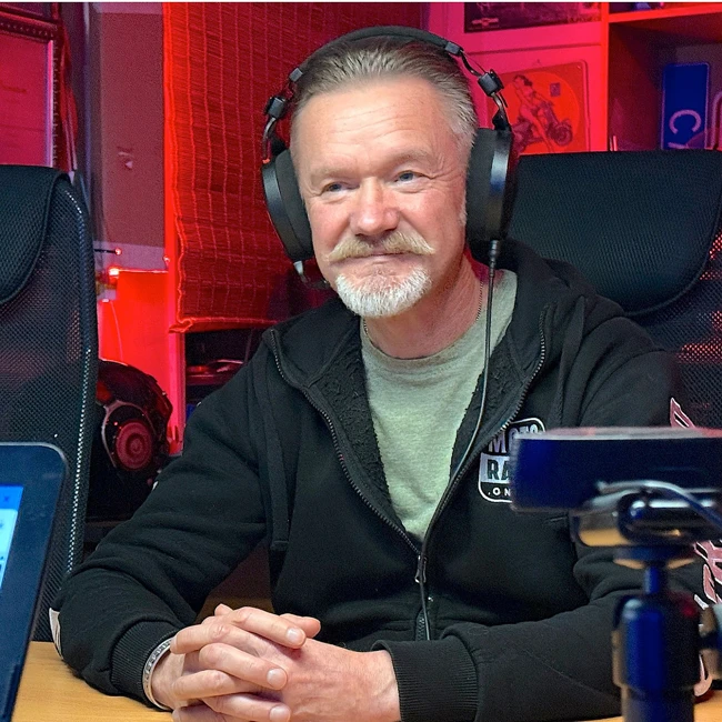 Путешествия с погружением! Александр Ингилевич (телеканал Рен ТВ) в гостях у МОТОРАДИО.