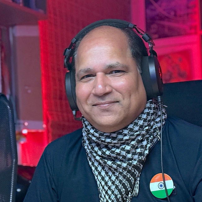 Мотопутешественник и мотоблогер Бхуван (Индия) в гостях у МОТОРАДИО.