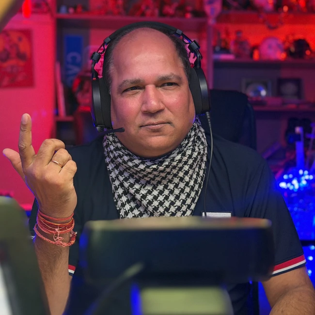 Интервью с мотоциклистом Бхуваном «Рыцарем»: чем запомнился уходящий год.