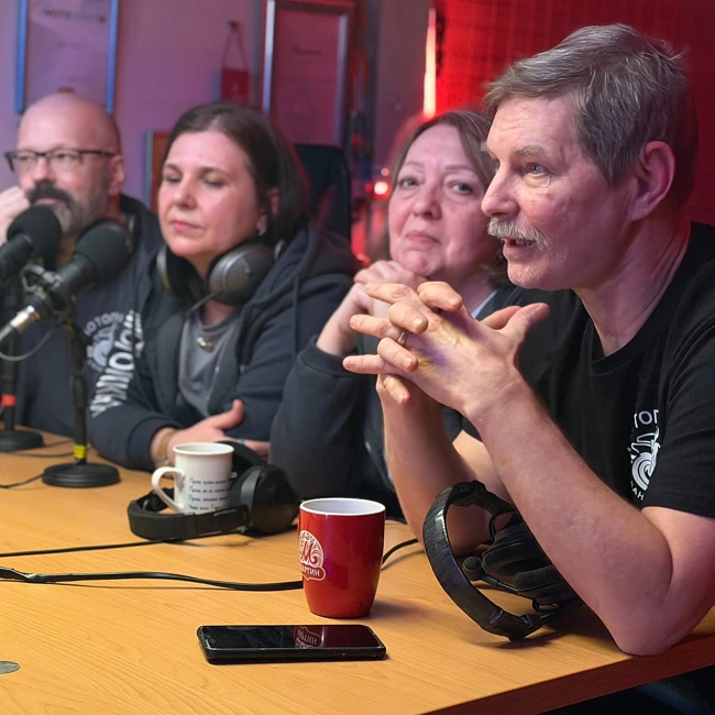 Основатели и координаторы мотосообщества «МотоПикник» в гостях у МОТОРАДИО