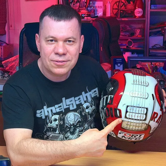 Влад Ивойлов (рок-группа AMALGAMA) в гостях у МОТОРАДИО.