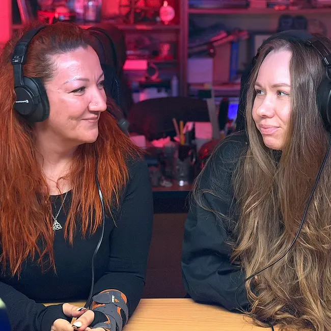 Мотоциклистки-фотографы в гостях у МОТОРАДИО.