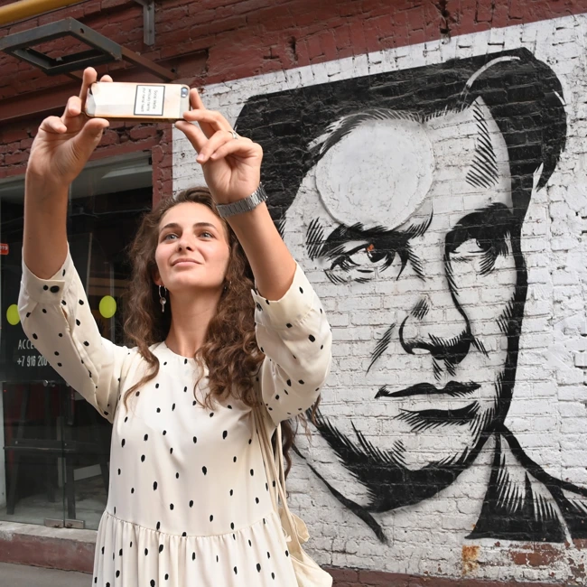 Нейросеть заставила Маяковского, Блока и Есенина петь тяжелый рок