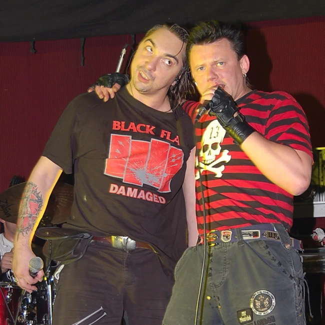 Почему «Король и Шут» сочинили песню про Санта Клауса, а не про Деда Мороза