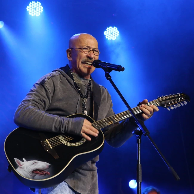 Вышел саундтрек к мюзиклу на песни Розенбаума «Вальс-бостон»