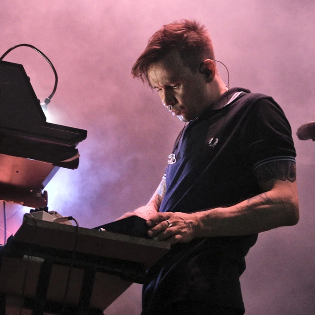 10 лет альбому Дельфина «Она»