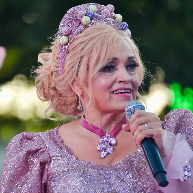 Зачем Надежда Кадышева 20 лет назад спела «Перемен» Цоя