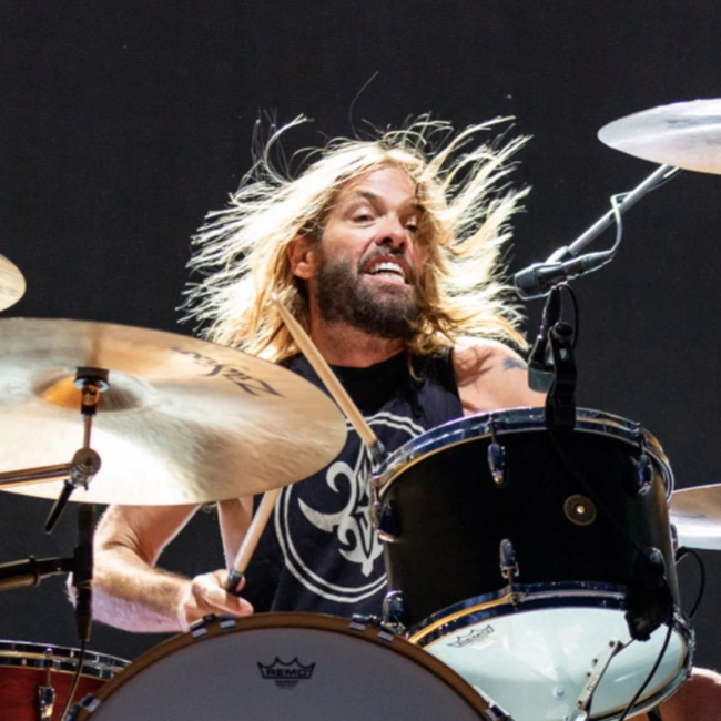 Foo Fighters справились со всеми проблемами и выпустили новую песню к своему 30-летию