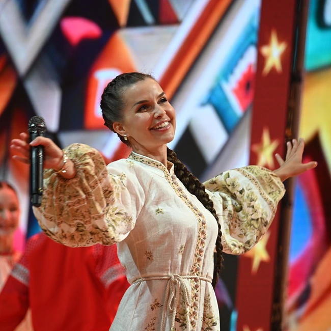 Исполнительница хита «Матушка земля» выпустила плагиат на «Широка река» Надежды Кадышевой