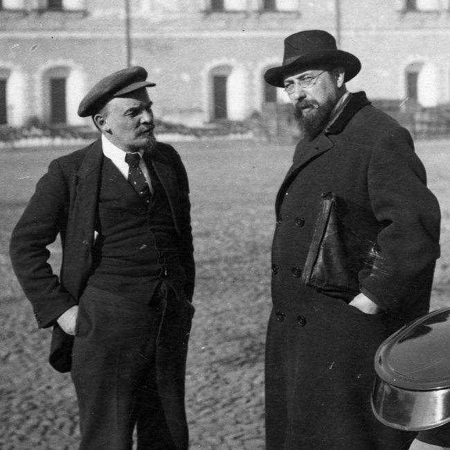 Как Ленин переехал в Москву и почему жил в Кремле без прописки