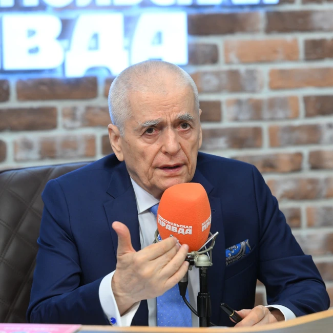 Геннадию Онищенко - 75: про возраст, трезвую Россию и прививки