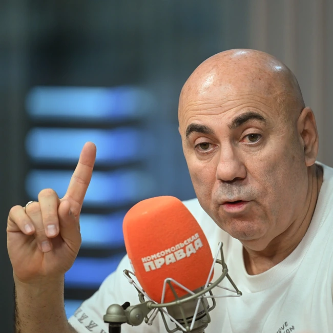 «Понятно, почему его полюбила Мизулина»: Пригожин объяснил, зачем SHAMAN лизал лёд Байкала