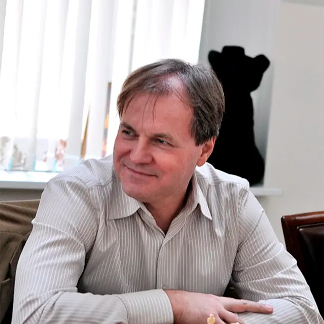 С. Смагин. Непомнящий сник