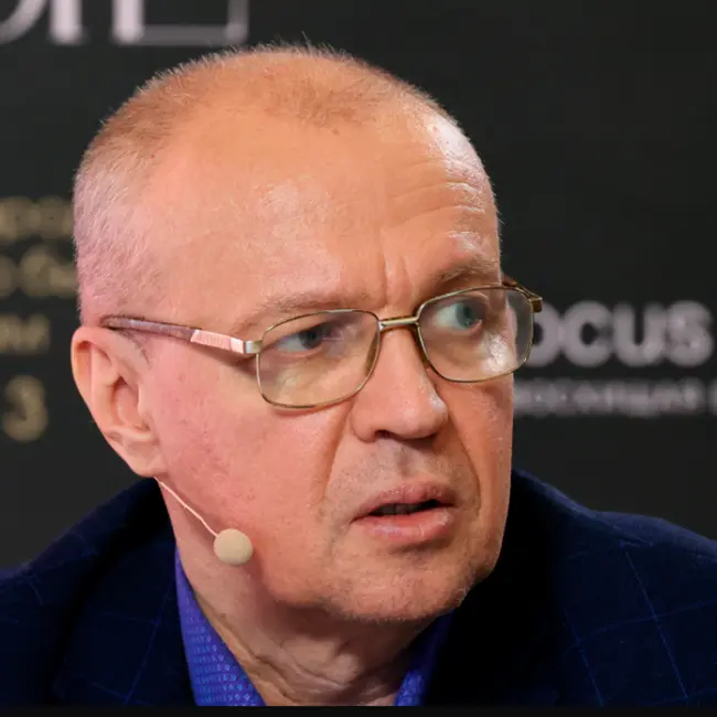С. Шипов. Карлсен давит авторитетом