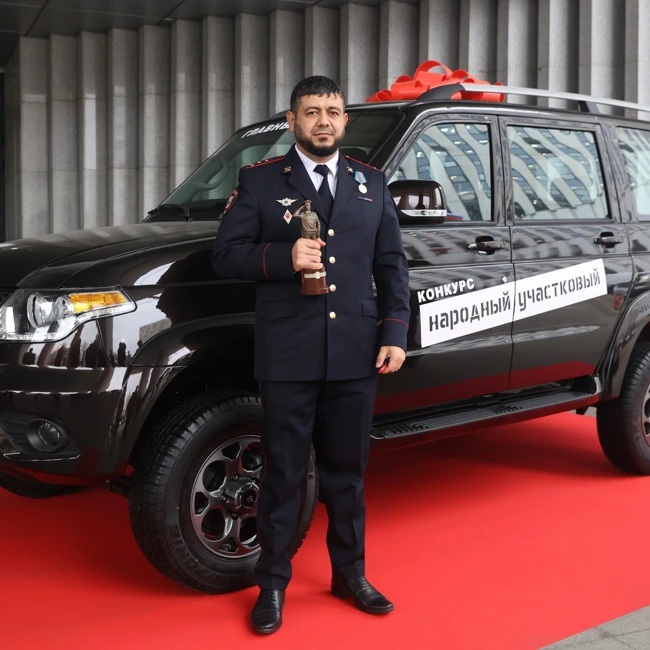 «Народный участковый - 2025» Рамзан Дадуев: Подаренная машина намного облегчит мне работу