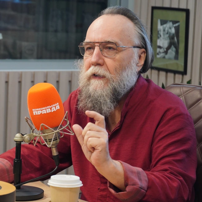 Александр Дугин: Не друг ты мне, Чебурашка круглолицый!